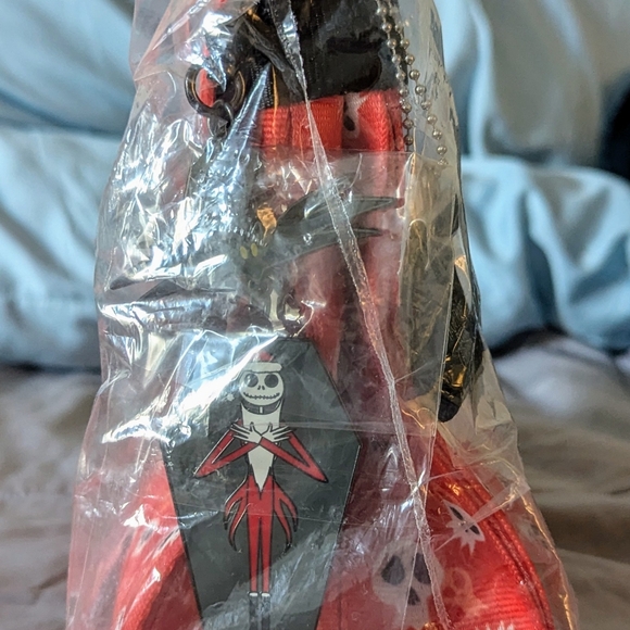 Harvey's Disney NBC Present Foldover Crossbody - Picture 3 of 6